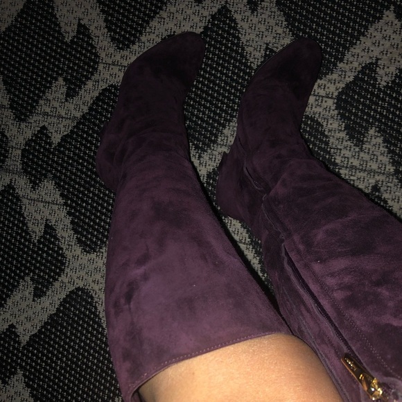 Salvatore Ferragamo suede size 6 1/2 - Picture 3 of 15